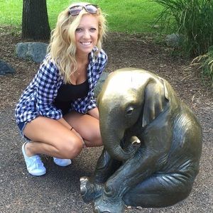 Meet your Posher, April